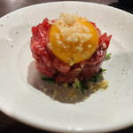 炭火焼肉ホルモン うらら - ユッケ