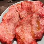 炭火焼肉ホルモン うらら - 牛タン