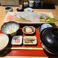 対馬のどぐろとイカ活き造り 博多 魚蔵 都ホテル店 - 