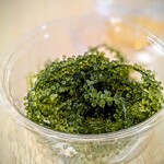 おーばんまい食堂 - 注文カウンター脇には、これも目当ての海ぶどう（150円）が有り、抜かり無くゲット (*^^)v