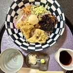 そば処 かずき - 「ぶっかけ舞茸揚げなすそば」@1250＋「大盛」@200