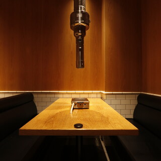 デートや接待にも使いやすい半個席｡過ごしやすい落ち着いた空間が魅力◎