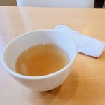信州安曇野手打蕎麦 たか瀬 - 蕎麦茶とおしぼり