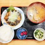 大船海鮮食堂 魚福 - 銀だら煮つけ定食