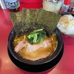 家系ラーメン たつ家 - 