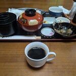 割烹 みはら - コーヒーはセルフサービス