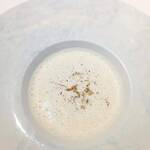 シェ・イノ - 新玉葱のポタージュ②