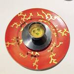 シェ・イノ - フランス産ホワイトアスパラガスのムース～トマトジュレ掛け