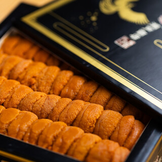 新鮮な海の恵みを贅沢に使用した創作料理にも舌鼓