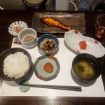 土鍋ごはん 太右衛門 - 厚切り銀鮭の生塩糀漬けをメインに組立ててみました。