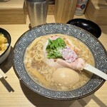 地鶏と伊勢海老 中華そば 聖 - 