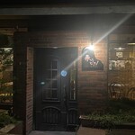 赤いピアノ - お店外観