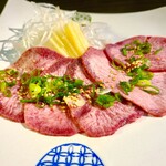 炭火ホルモン焼肉亭 - 