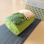 東山茶寮 - 栗と抹茶の2色モンブランロールケーキ