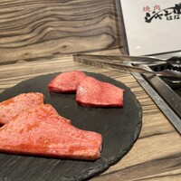 焼肉 ジャンボ はなれ - 上カルビ、上タン