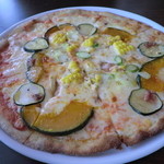 石臼挽き蕎麦香房 山の実 - 石窯焼き蕎麦ピッツァ