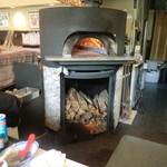 石臼挽き蕎麦香房 山の実 - ピッツァ用の薪窯