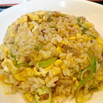 やまむろラーメン - 熱々の半チャーハン