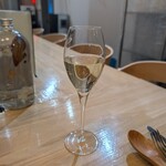 ワインと炭火焼き 松本式 - 白ワイン