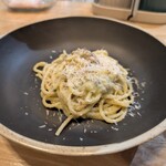 ワインと炭火焼き 松本式 - 春キャベツ、ペコリーヌチーズ、ラグーのパスタ