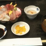 お食事処 多七 - 海鮮丼