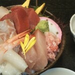 お食事処 多七 - 海鮮丼アップ