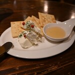 矢部酒場 - はちみつクリームチーズ