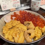 ぺりーのいくら丼 - ウニにはウニ用の甘口しょうゆを