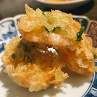 天七 - 掻き揚げは芝海老がベスト。ホタテや障泥烏賊だと正直、ガッカリしてしまいます
