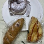 パリクロアッサン - 4つ買ったんだけど…
　　撮影は３つ