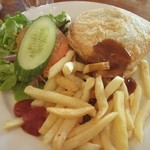 The Outpost Cafe  - ミートパイ