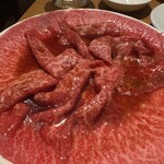 炭火焼肉ホルモン まるは - 