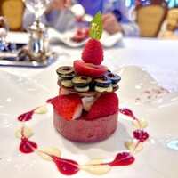 シャトー　ラ・パルム・ドール - ◉ 特選デザート
                    　・ブルーベリー、ラズベリー、ストロベリー
                    　　の冷菓