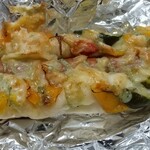 はっくるべりーパン工房 - バジルチーズウインナー