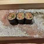 匠 進吾 - 赤貝ひも.胡瓜.木の芽の細巻