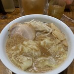 ラーメンの店 ホープ軒 環七丸山店 - 初めて食べるワンタンメンです。