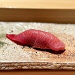 匠 進吾 - こちらは、銚子の延縄。
      少し味わいは弱めですが、このぐらいも良かったりする。