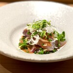 匠 進吾 - 味がやや淡白なヒラマサは、胡麻醤油で「ごま鯖」風です。