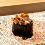 匠 進吾 - 【追加】
      浅利なんて珍しいので、軍艦にしていただきました(^^)
      味がギュッと詰まってます。
      これだけお邪魔していても、初めてのネタがたくさんあるから楽しい。