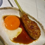 とり囲 - つくね　卵黄添えき