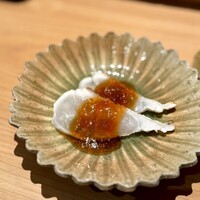 匠 進吾 - クエのぽん酢ジュレがけ。
                    弾力しっかり。皮目の美味しさもしっかり。