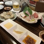 酒菜屋 ながれ - すず餃子、ながれの刺盛1人前(並)