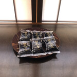 えびや旅館 - お部屋のお菓子は樹氷ロマン。このサイズ初めてです。