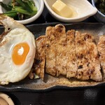 彩菜 - 豚ロースみそ漬焼 move 目玉焼き