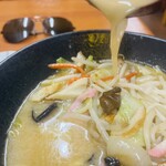 らーめんと餃子の店 尊鉢 - 