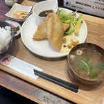 あじフライ食堂かば - あじフライ定食（いぶりがっこタルタルソース、中濃ソース）