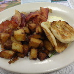 Lou's Restaurant & Bakery - Country breakfast