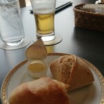 レストランシーサイド - ランチのパン