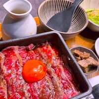 焼肉㐂舌 南船場 - 熟成イチボ肉タタキステーキのお重