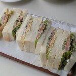 299127843 - ミックスサンド　650円